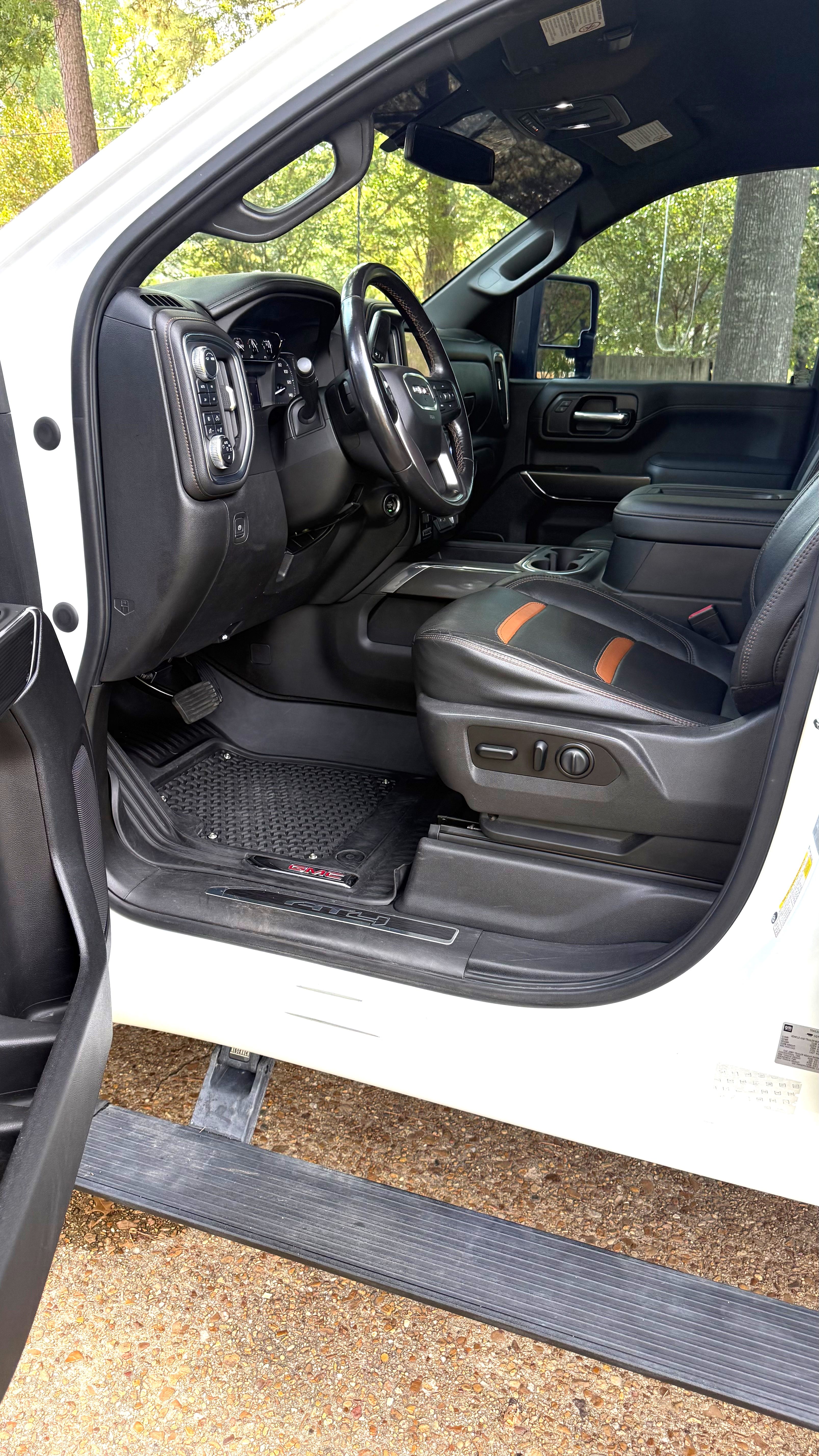 Used 2022 GMC Sierra 2500 AT4 w/ Gooseneck/5TH Wheel Package AWD/4WD image 12