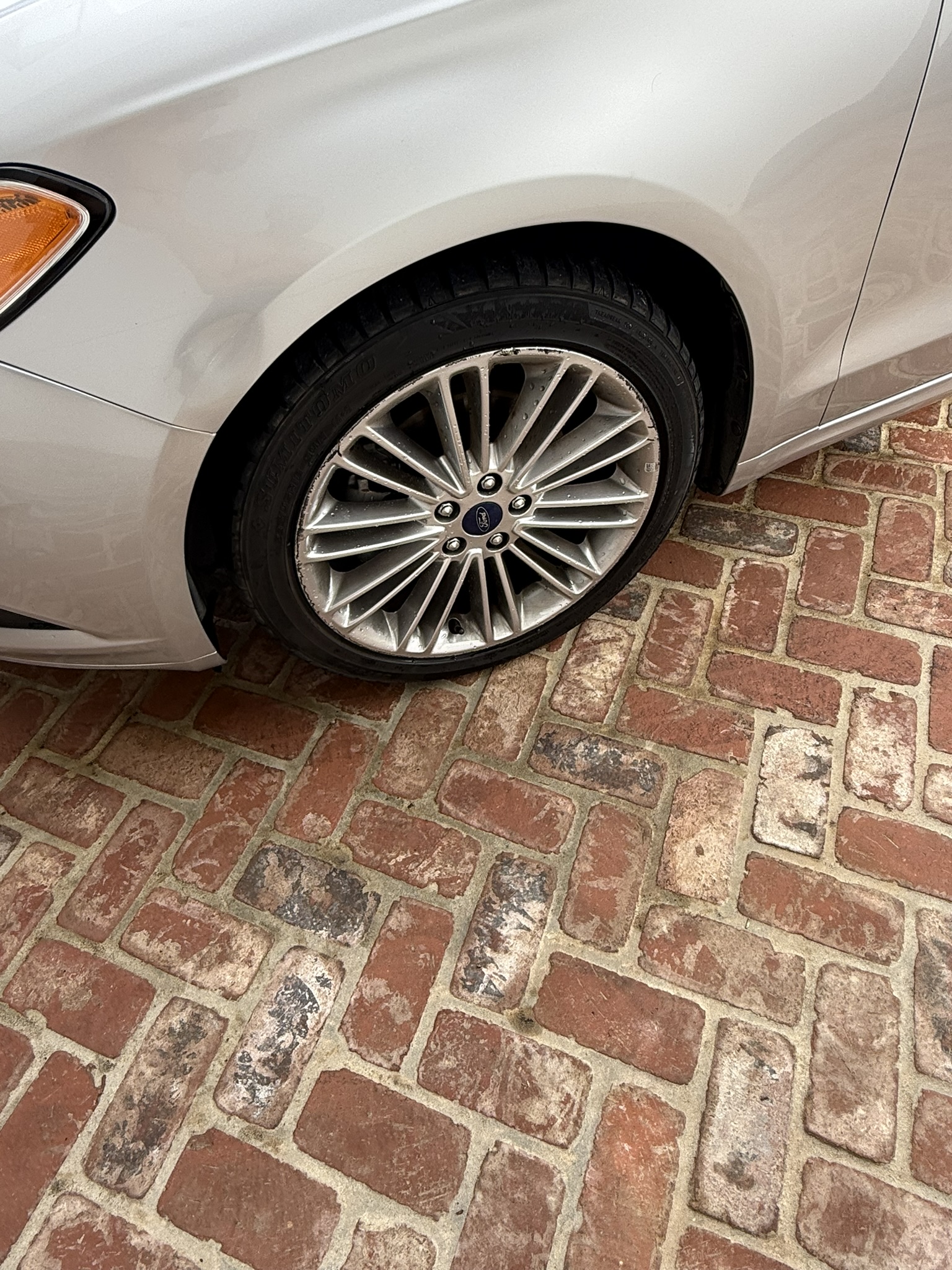 Used 2015 Ford Fusion SE w/ Equipment Group 202A FWD image 13