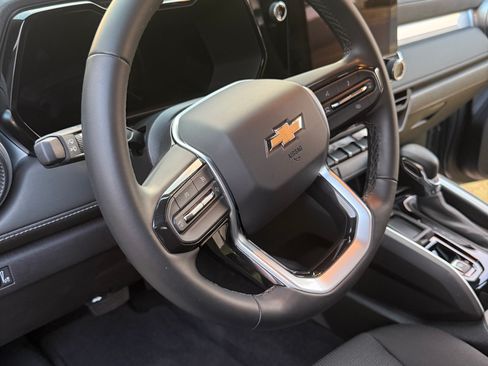 Used 2025 Chevrolet Colorado LT image 12