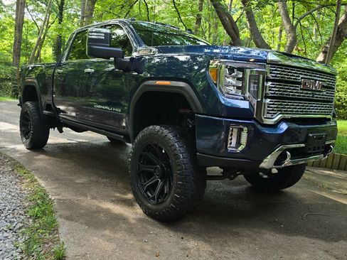 Used 2023 GMC Sierra 2500 Denali w/ Denali Ultimate Package image 2