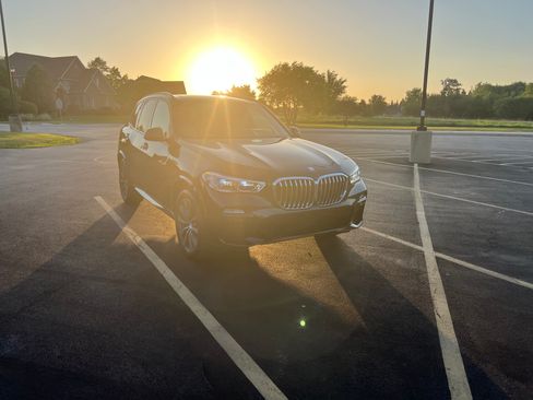 Used 2019 BMW X5 xDrive50i w/ M Sport Package image 12