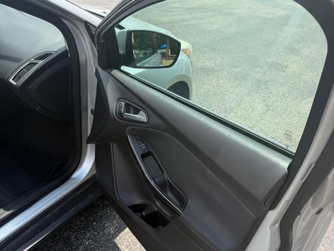 Used 2015 Ford Focus Titanium w/ Titanium Technology Package FWD image 16