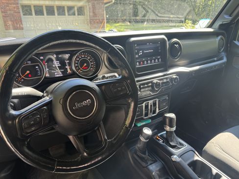 Used 2021 Jeep Wrangler Unlimited Sport AWD/4WD image 4