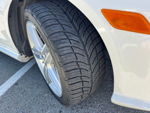 Used 2011 Mercedes-Benz E 550 Sedan image 15