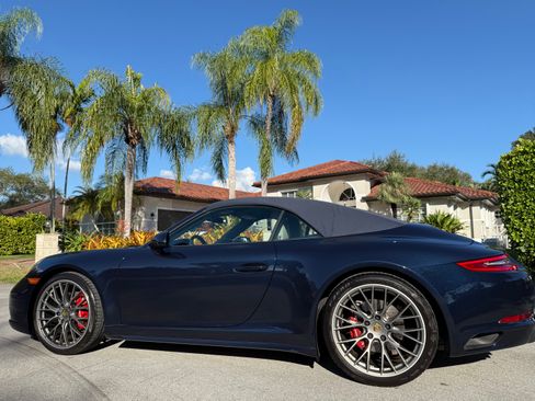 Used 2018 Porsche 911 Carrera 4 image 14
