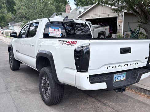 Used 2019 Toyota Tacoma TRD Off-Road w/ Technology Package AWD/4WD image 4