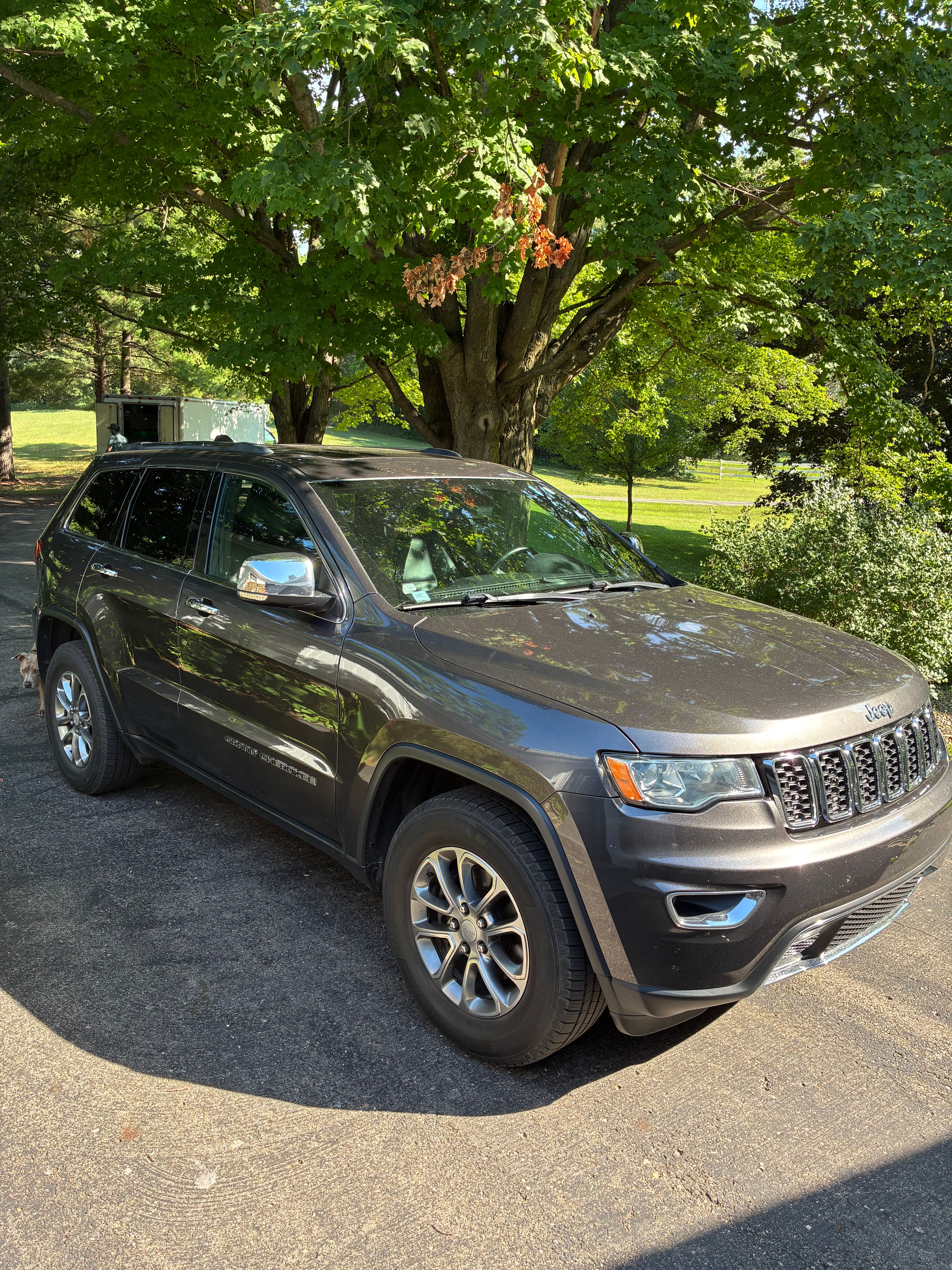 Used 2019 Jeep Grand Cherokee Limited AWD/4WD image 11