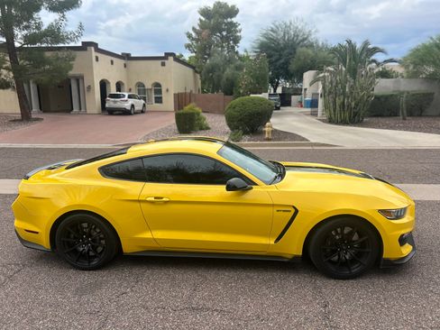 Used 2016 Ford Mustang Shelby GT350 w/ Technology Package image 5