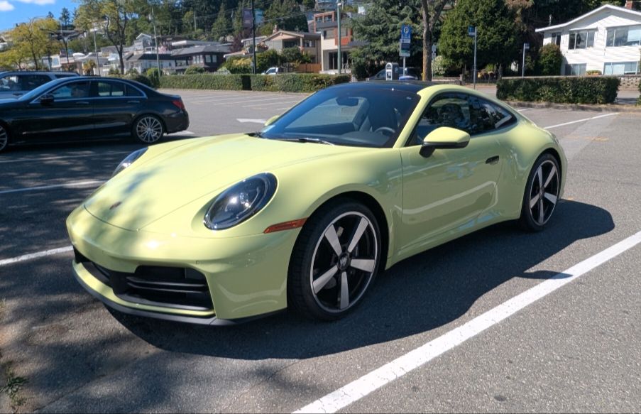 Used 2025 Porsche 911 Carrera RWD image 6