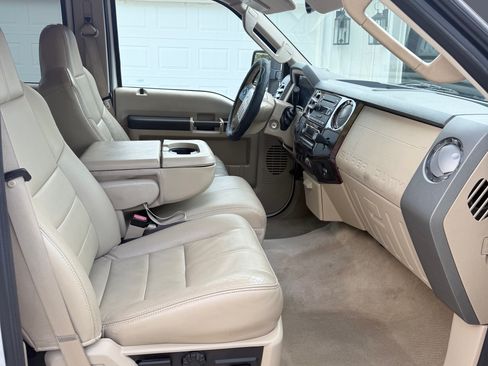 Used 2010 Ford F250 Lariat AWD/4WD image 11