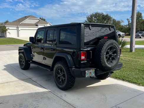 Used 2019 Jeep Wrangler Unlimited Sport S image 9