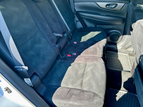 Used 2014 Nissan Rogue SV w/ SV Premium Package image 8