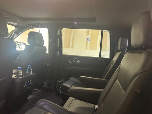 Used 2023 Chevrolet Suburban LT RWD image 15