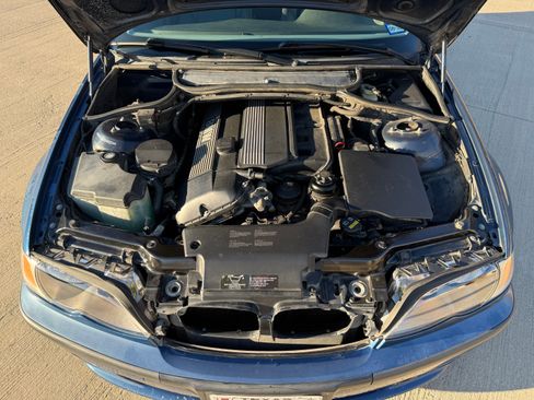 Used 2002 BMW 330i Sedan image 4