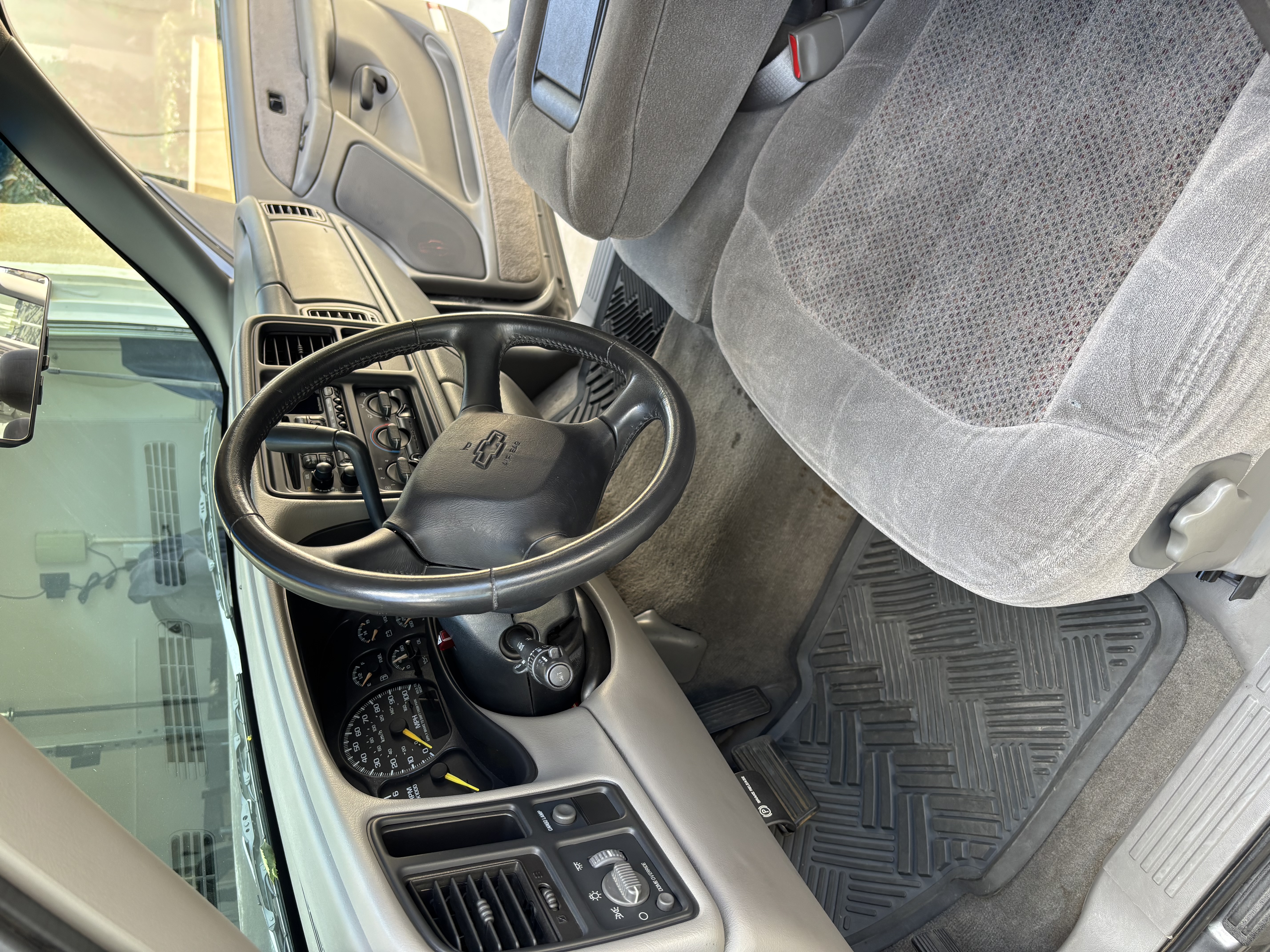 Used 2000 Chevrolet Silverado 1500 LS RWD image 6