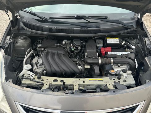 Used 2013 Nissan Versa SV image 10