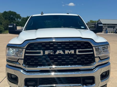 Used 2024 RAM 2500 Big Horn AWD/4WD image 2