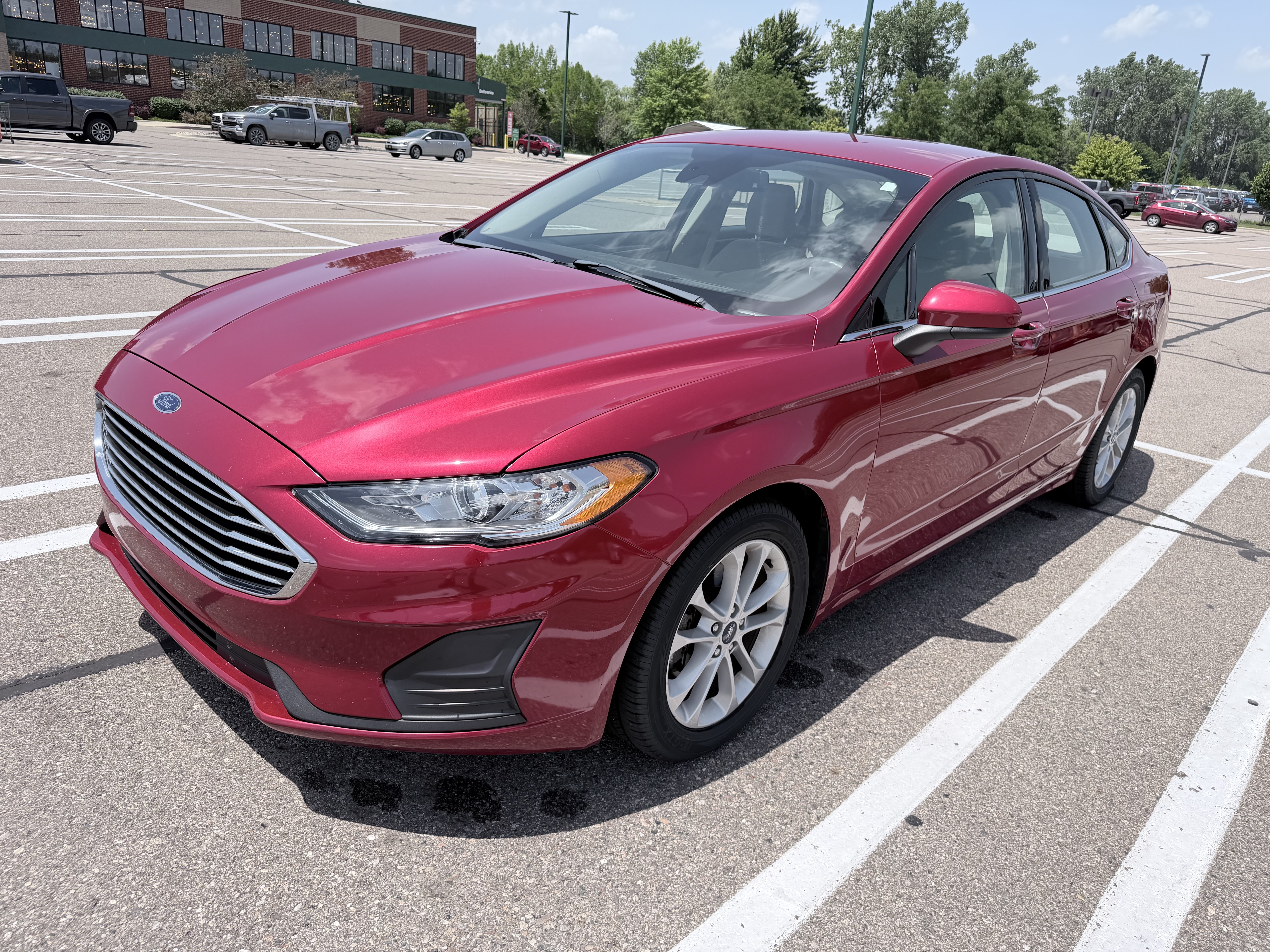 Used 2020 Ford Fusion SE FWD image 6