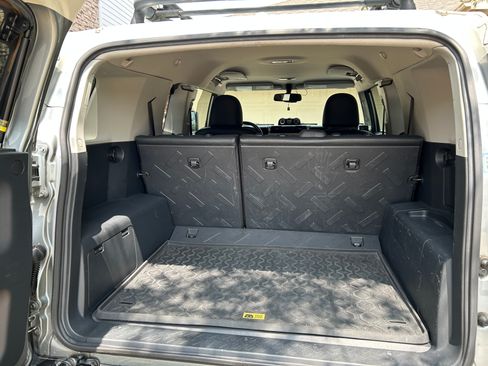 Used 2012 Toyota FJ Cruiser 4WD w/ Convenience Pkg image 9