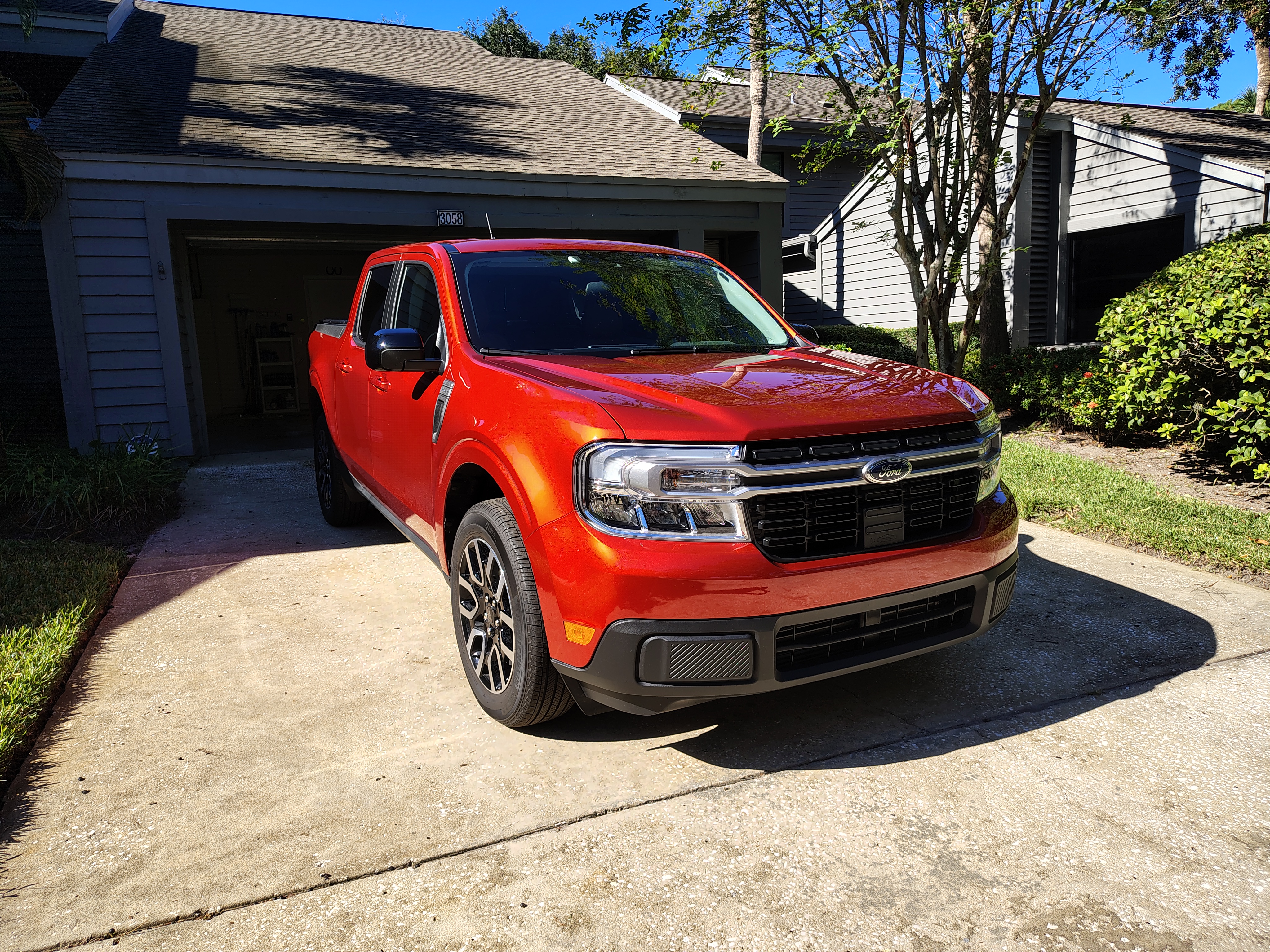 Used 2024 Ford Maverick Lariat w/ 4K Tow Package AWD/4WD image 2