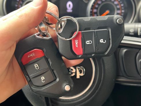 Used 2018 Jeep Wrangler Unlimited Sport S image 14