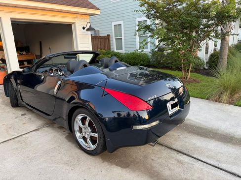 Used 2007 Nissan 350Z Grand Touring RWD image 2