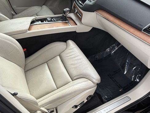 Used 2018 Volvo XC90 T6 Inscription w/ Convenience Package image 16