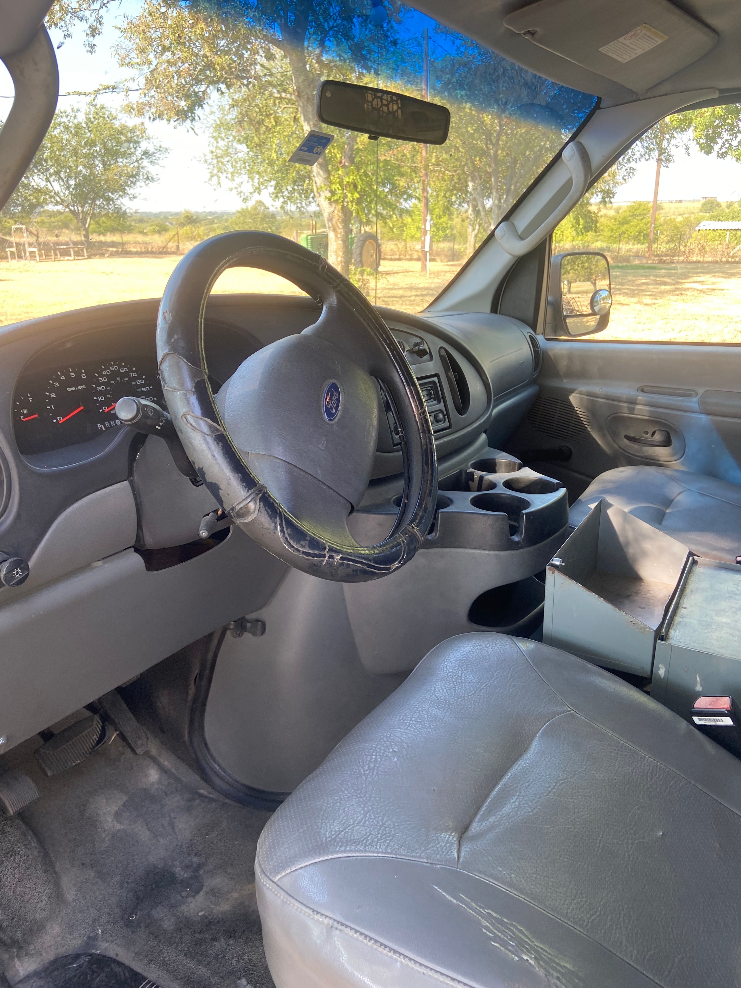 Used 2006 Ford E-250 and Econoline 250 RWD image 9