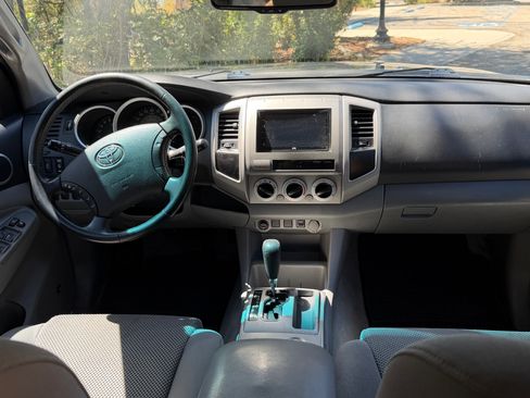 Used 2009 Toyota Tacoma PreRunner w/ TRD Off-Road Pkg w/JBL Audio RWD image 15