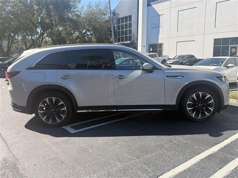 Used 2024 MAZDA CX-90 Plug-In Hybrid w/ Premium Pkg image 4