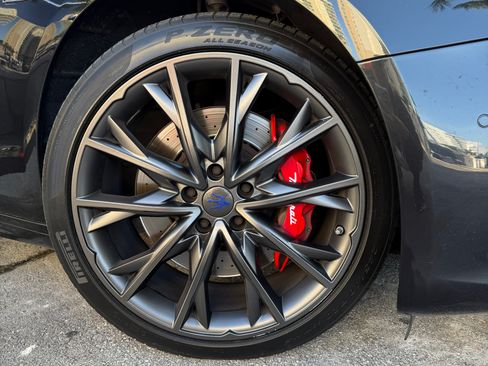 Used 2019 Maserati Ghibli S GranSport RWD image 11