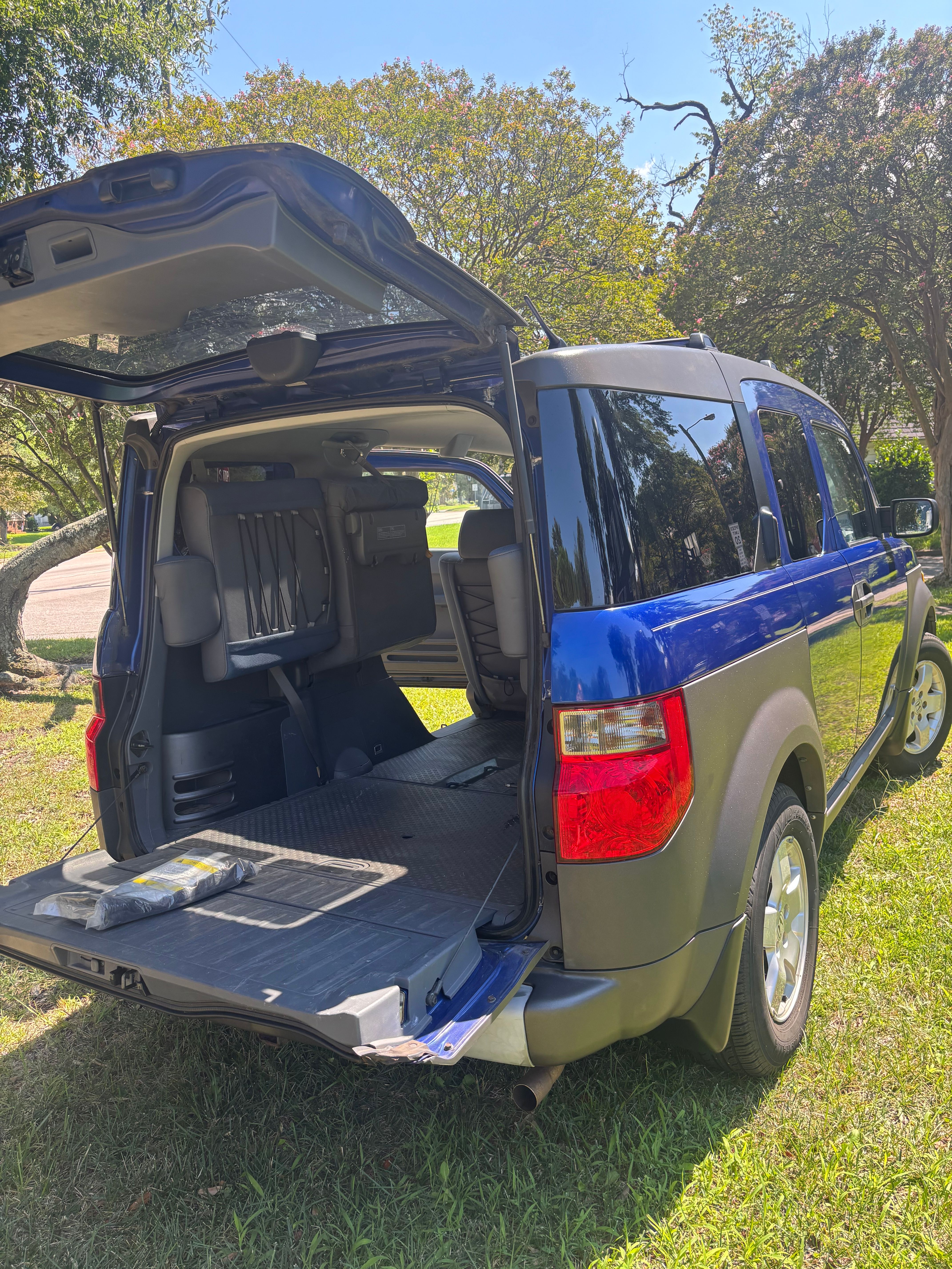 Used 2004 Honda Element EX image 16