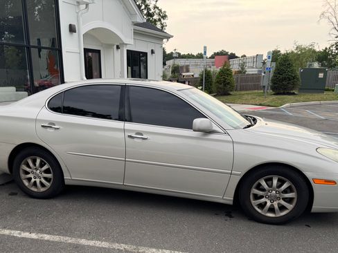Used 2002 Lexus ES 330 FWD image 5