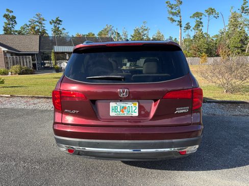 Used 2018 Honda Pilot Touring image 5