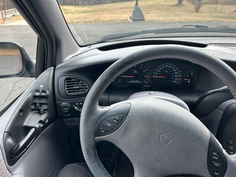 Used 2000 Dodge Grand Caravan Sport image 12