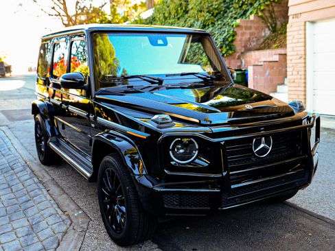 Used 2023 Mercedes-Benz G 550 image 1