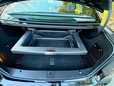 Used 2014 Mercedes-Benz E 350 4MATIC Sedan image 15