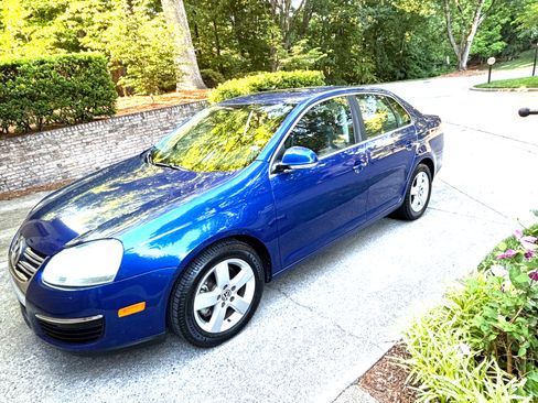 Used 2008 Volkswagen Jetta SE FWD image 2