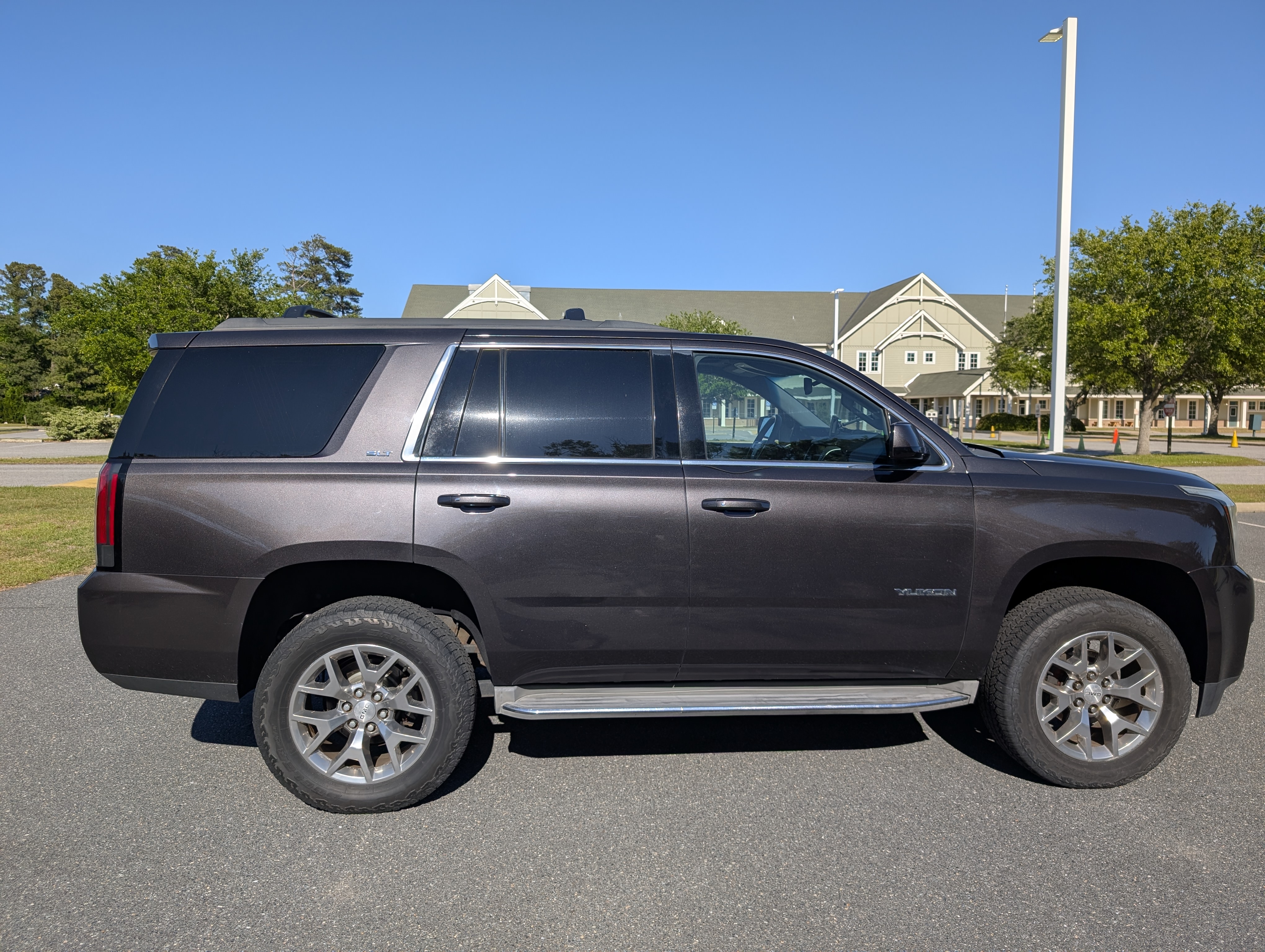 Used 2015 GMC Yukon SLT w/ Open Road Package AWD/4WD image 15