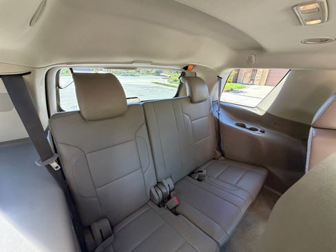 Used 2018 GMC Yukon SLT w/ Open Road Package AWD/4WD image 17