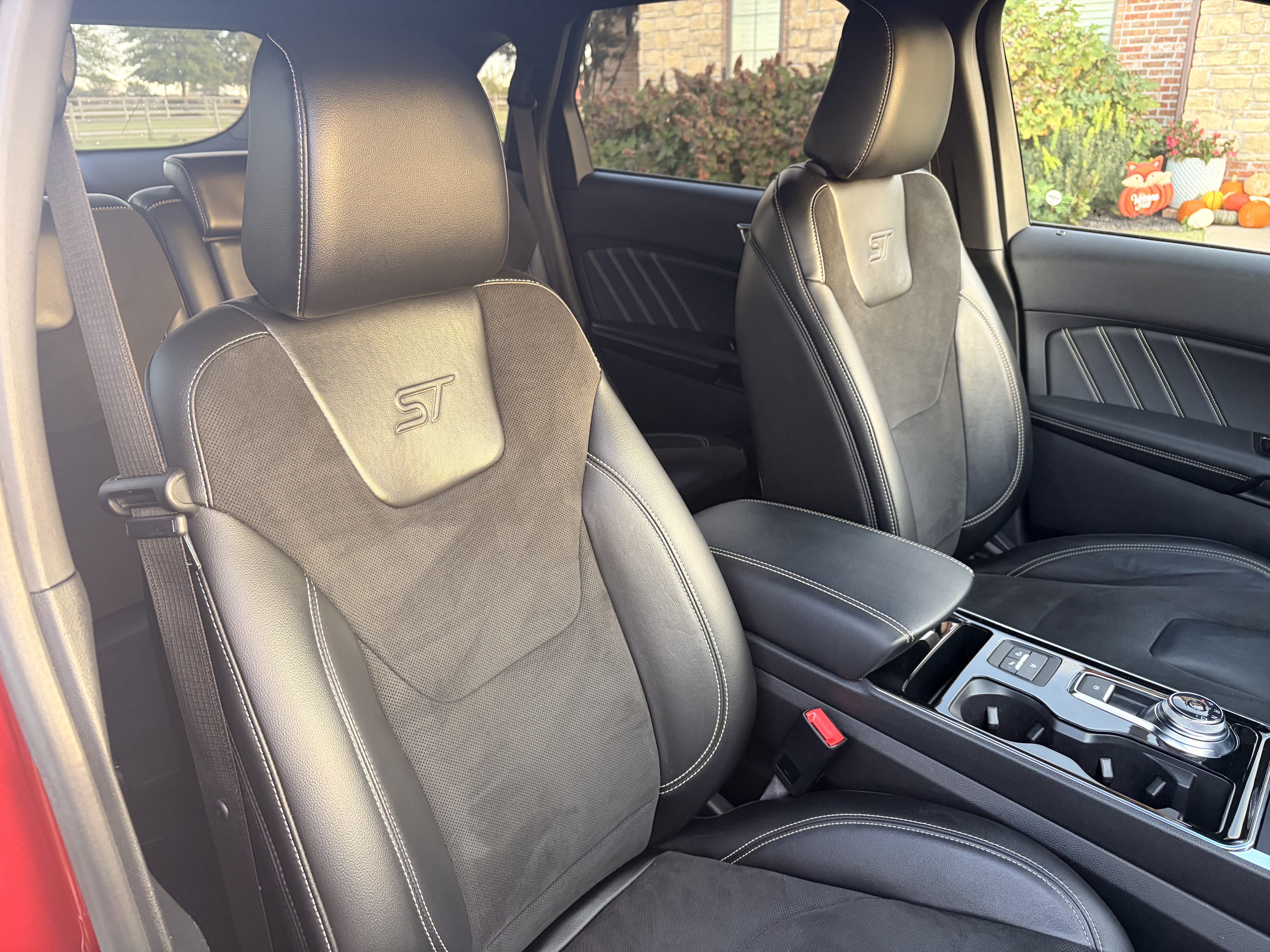 Used 2020 Ford Edge ST w/ Equipment Group 401A AWD/4WD image 19