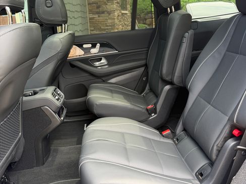 Used 2024 Mercedes-Benz GLS 580 4MATIC image 14