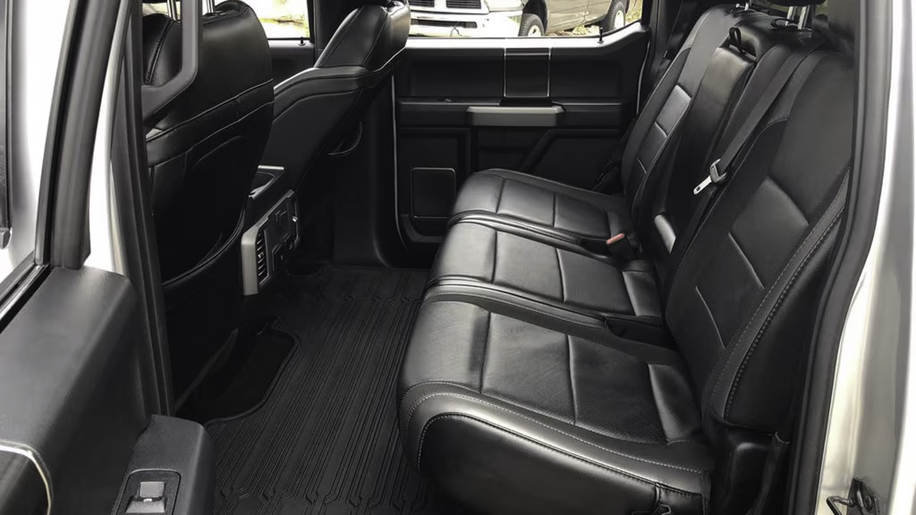 Used 2019 Ford F150 Raptor w/ Equipment Group 802A Luxury AWD/4WD image 14