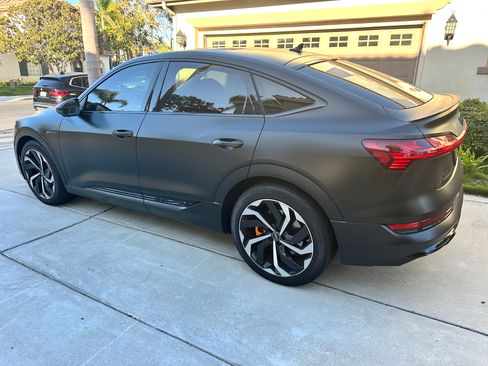 Used 2022 Audi e-tron Premium Plus w/ Premium Plus Package AWD/4WD image 6