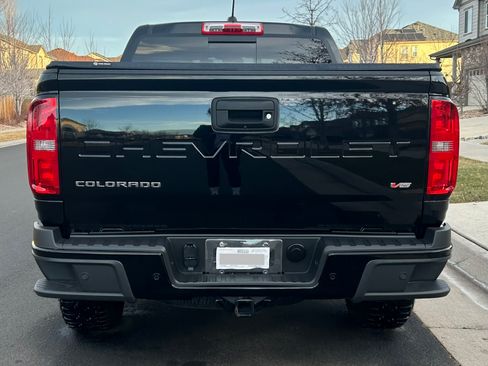 Used 2021 Chevrolet Colorado Z71 w/ Z71 Midnight Edition image 5