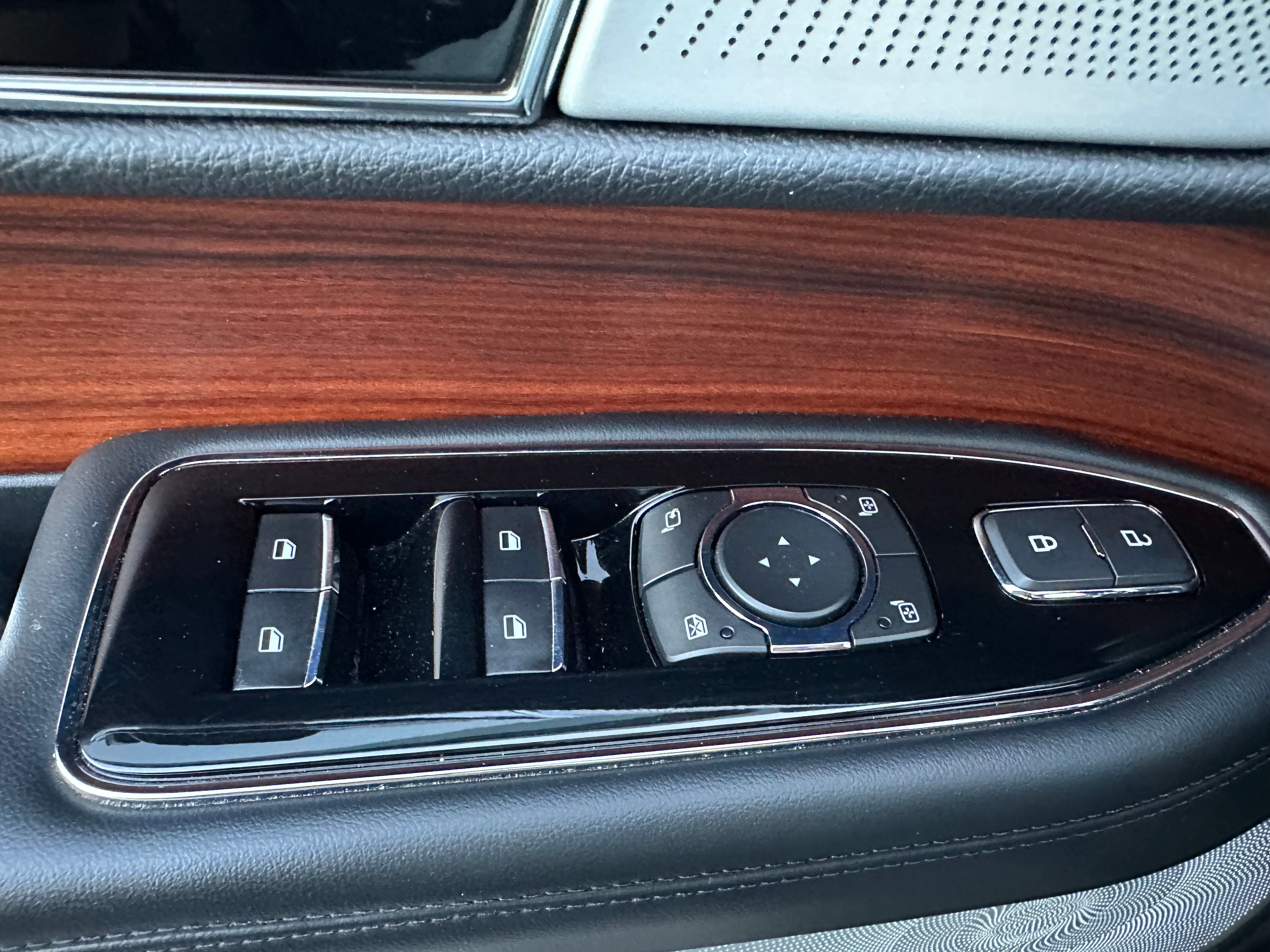 Used 2019 Lincoln Navigator L Reserve AWD/4WD image 24