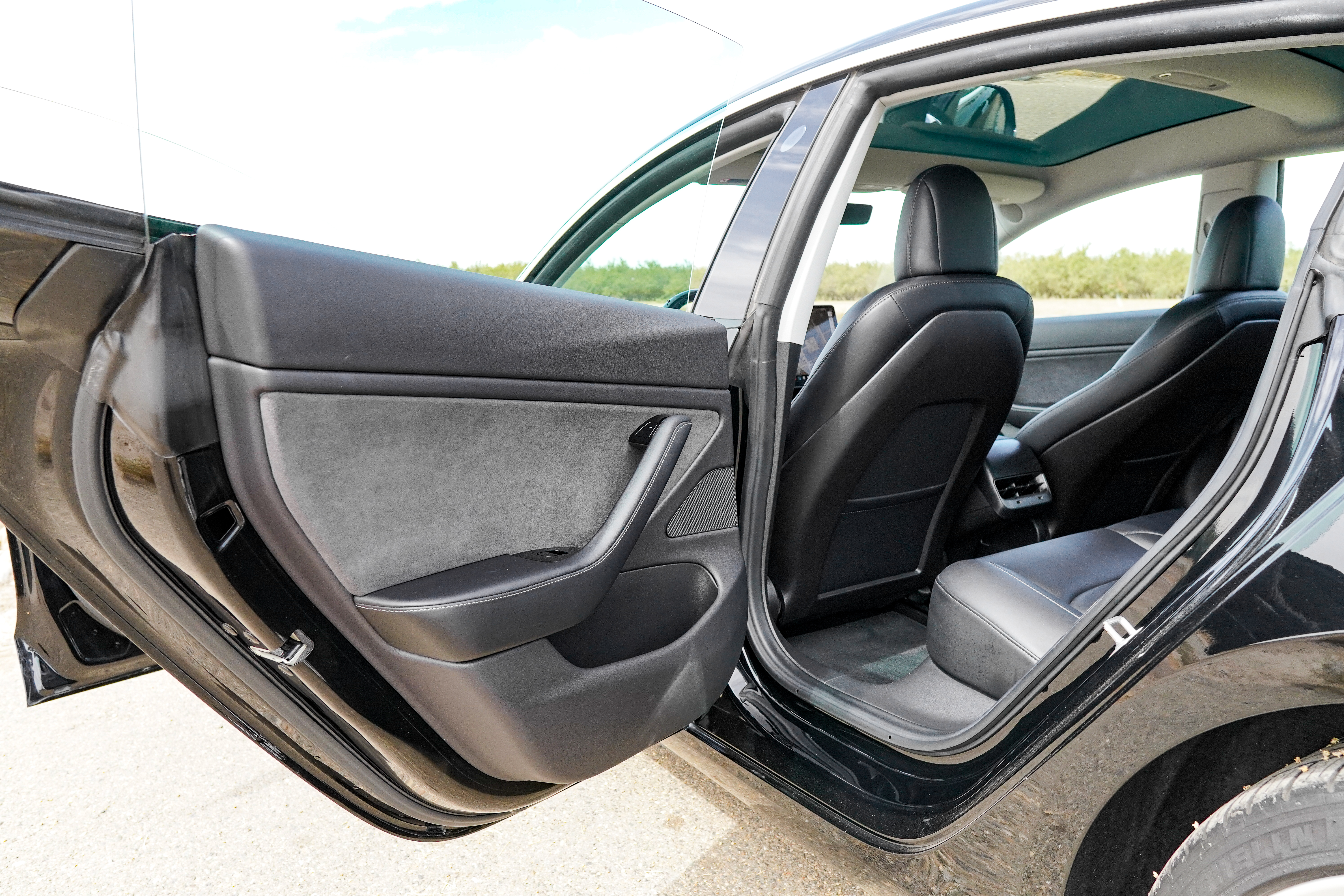 Used 2019 Tesla Model 3 Long Range RWD image 18