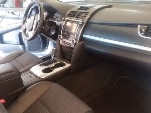 Used 2013 Toyota Camry SE image 9