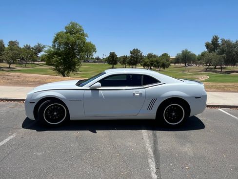 Used 2012 Chevrolet Camaro LS RWD image 4
