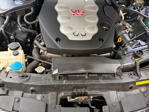 Used 2004 INFINITI G35 Coupe w/ Premium Pkg RWD image 4